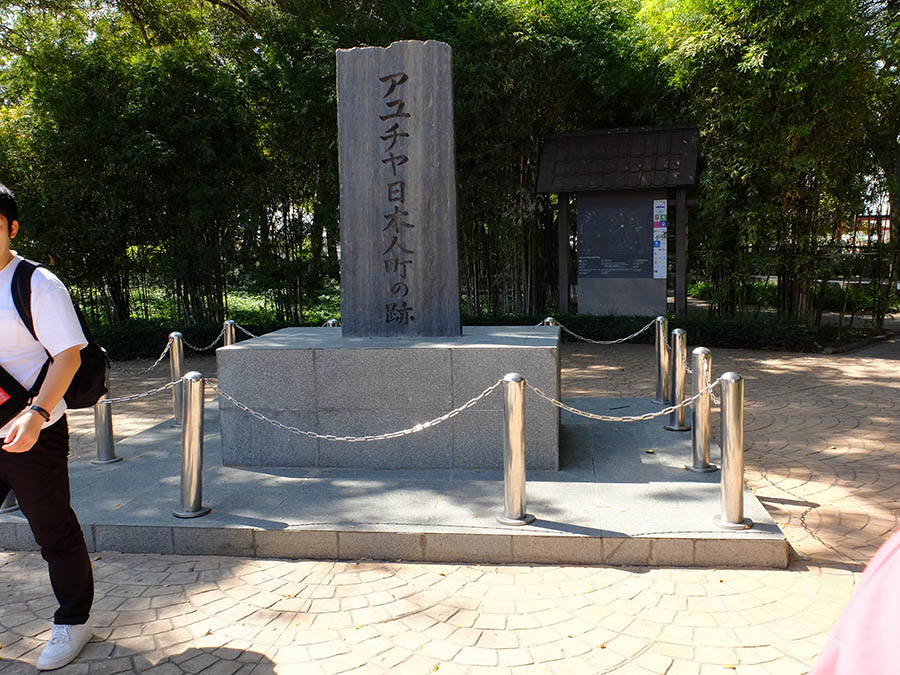 ゴミだらけの国際線出発ロビー