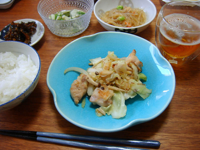 1/3日分の野菜がとれるガーリックソース炒め