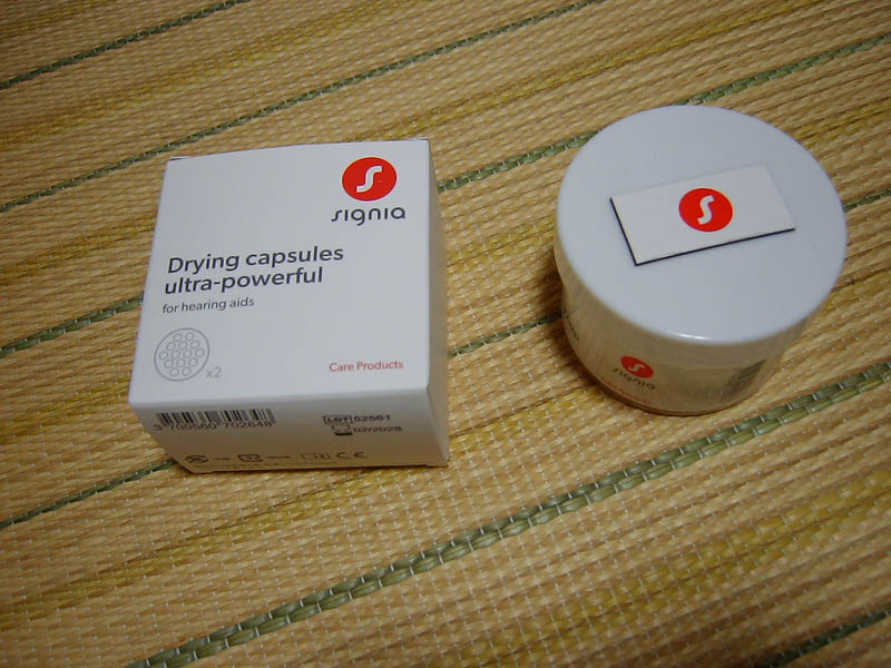 補聴器の乾燥ケースの乾燥剤交換