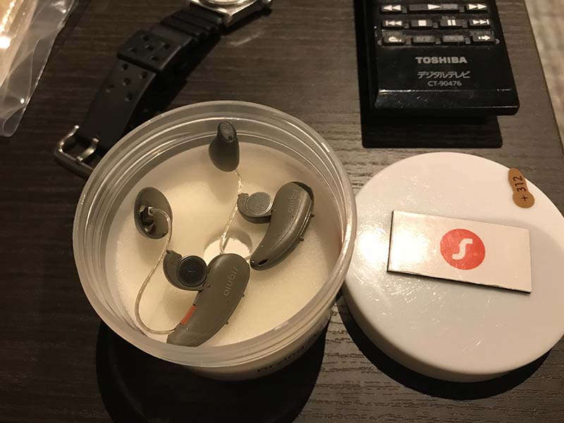 補聴器の空気電池交換