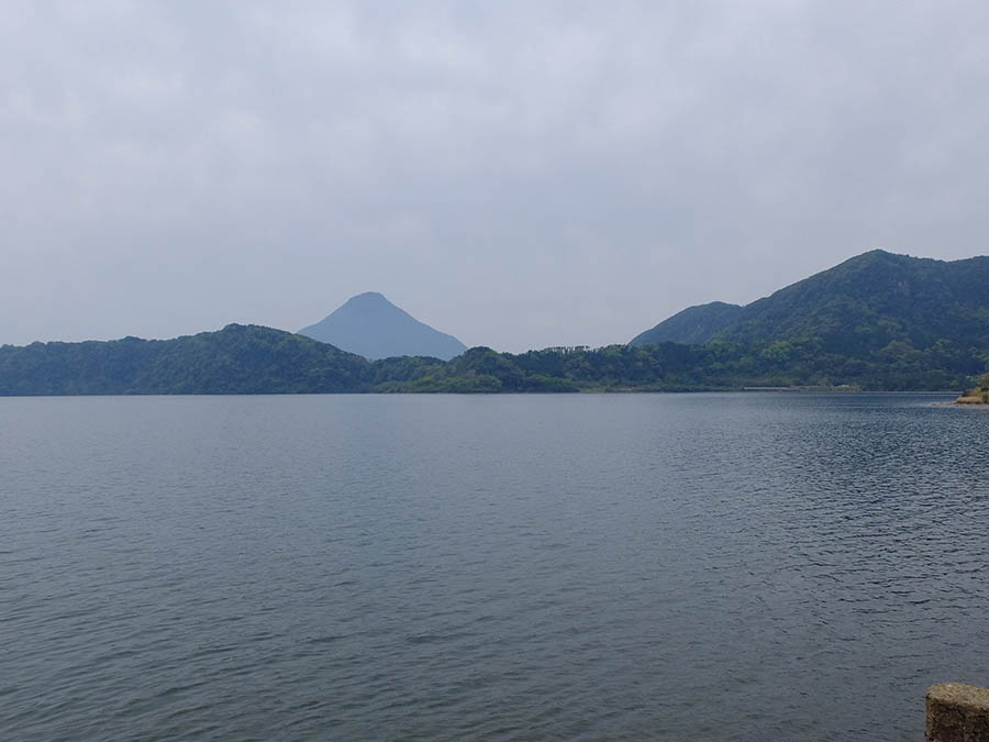 池田湖と大うなぎ