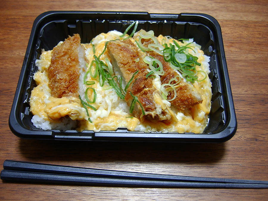 三元豚ロースかつ重