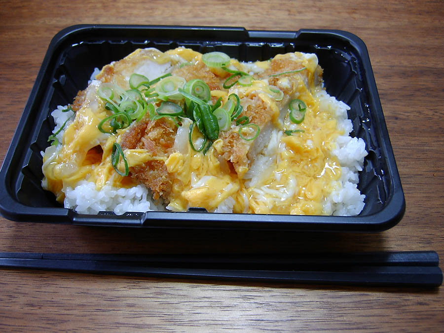 三元豚ロースかつ重