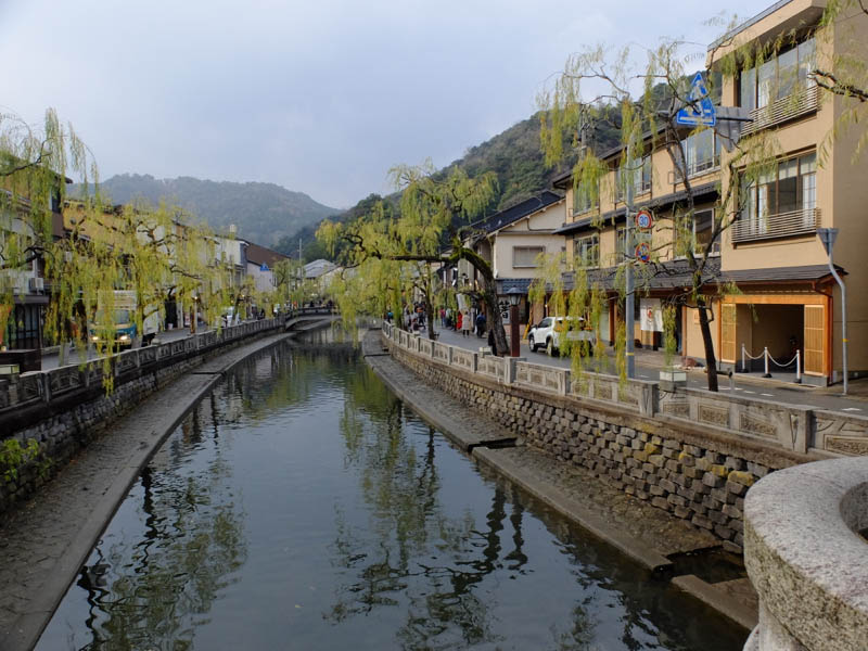 北柳通りと地蔵湯