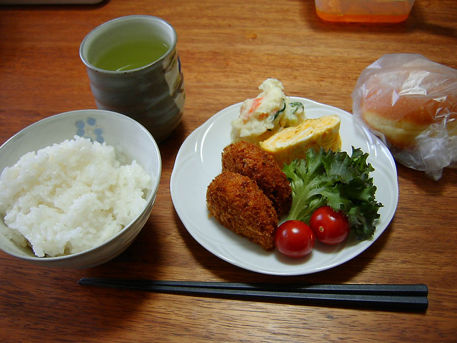 コロッケと玉子焼き