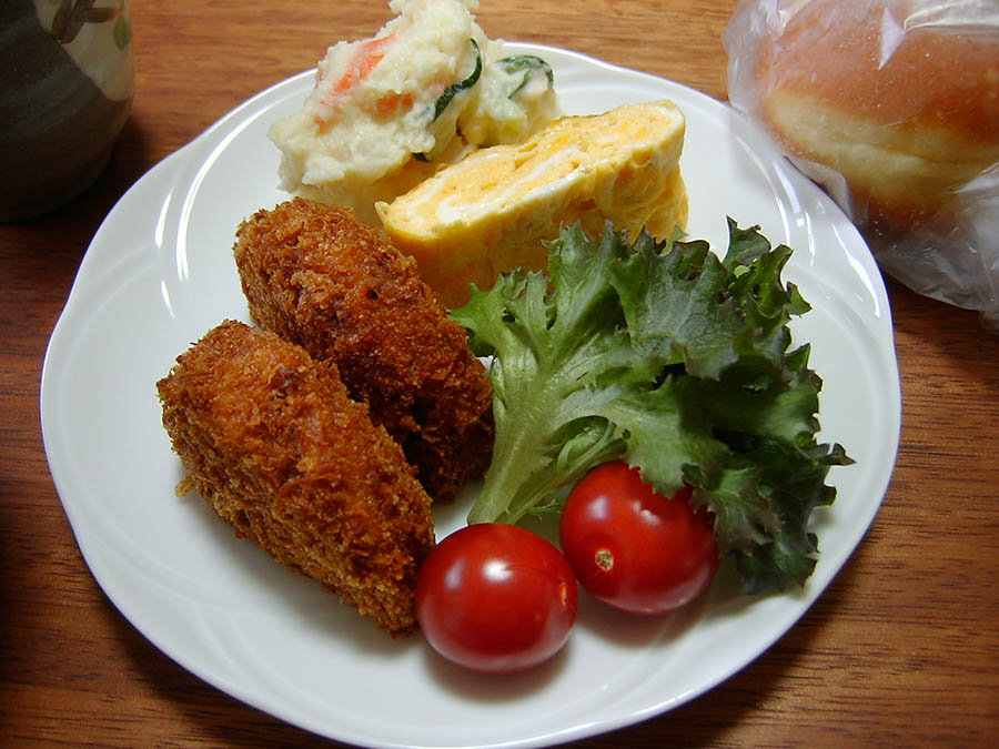 コロッケと玉子焼き