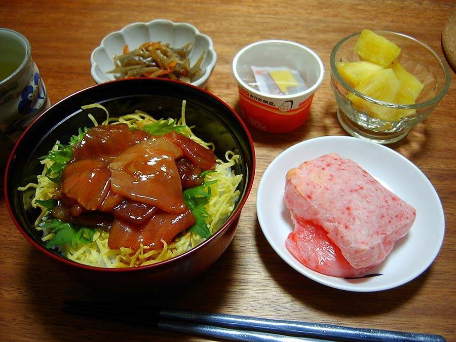 マグロ丼
