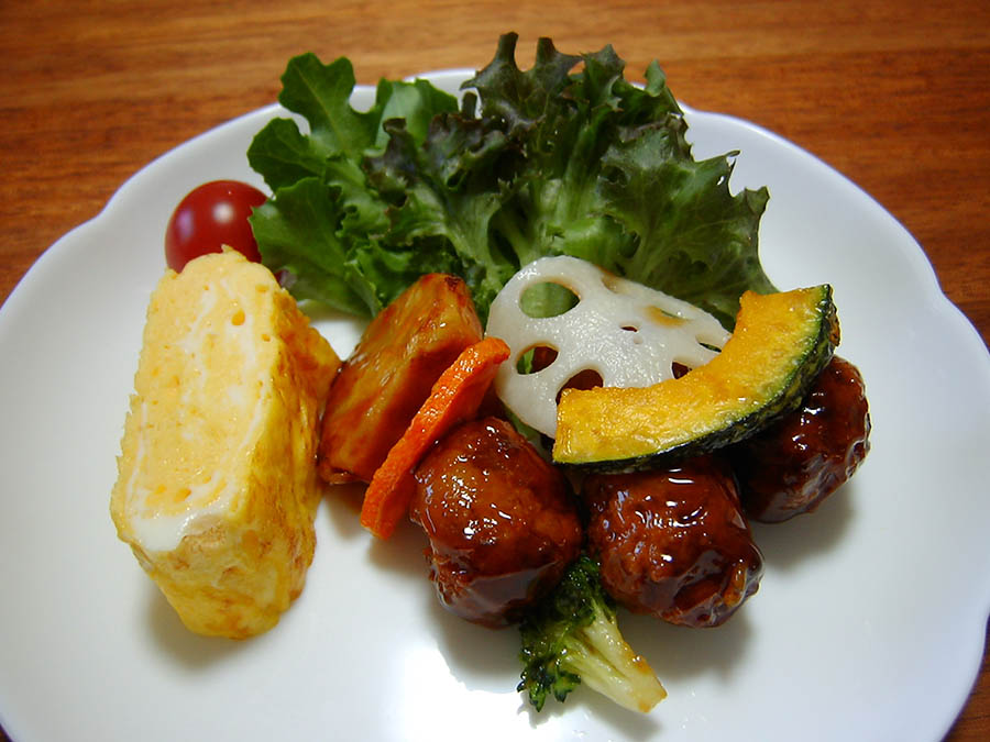 肉団子と玉子焼き