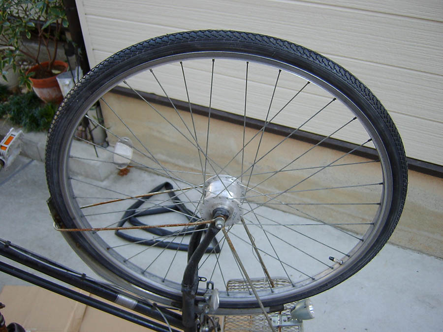 自転車の前輪のタイヤとチューブ交換