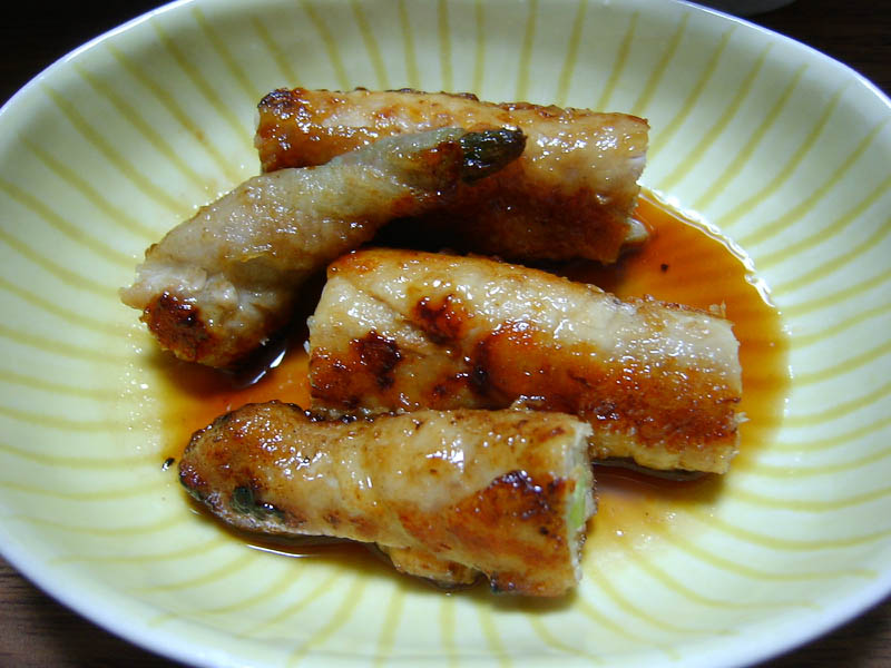 アスパラガスの肉巻きとブロッコリーの中華炒め