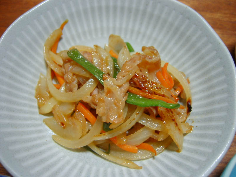 大和まなと豚肉の中華炒めと豚肉と玉ねぎのあま旨炒め