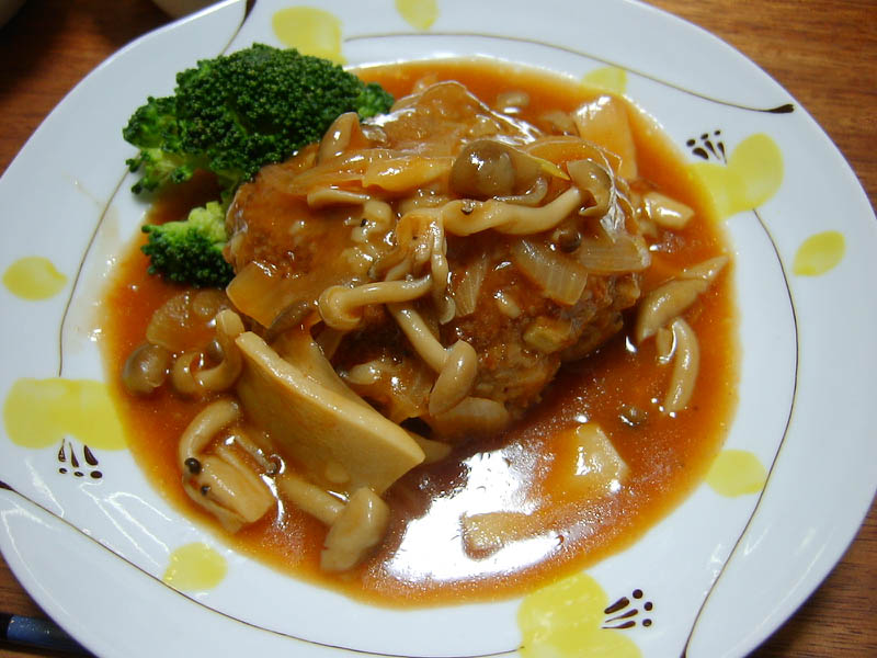 煮込みハンバーグ