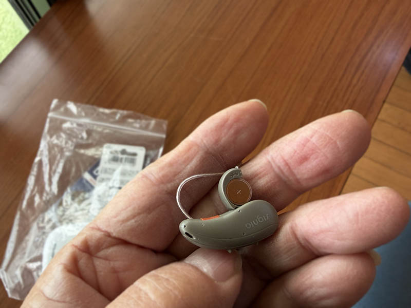 補聴器の空気電池交換