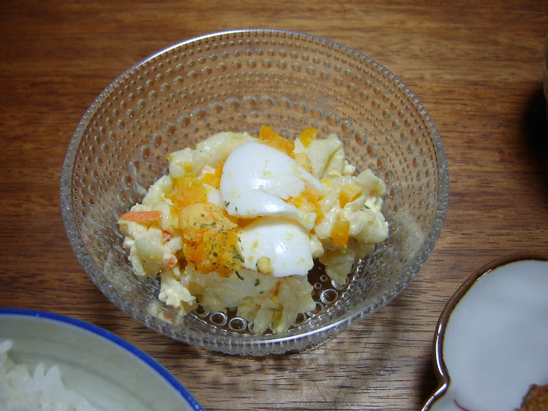 鶏の唐揚げとマカロニサラダ