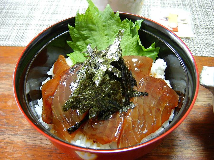 マグロ丼