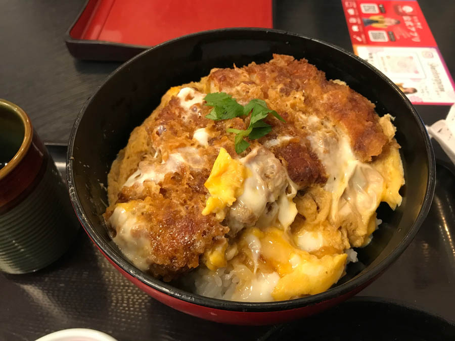 厚切りロースカツ丼