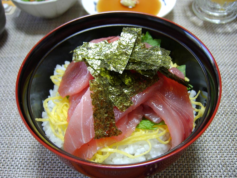 マグロ丼