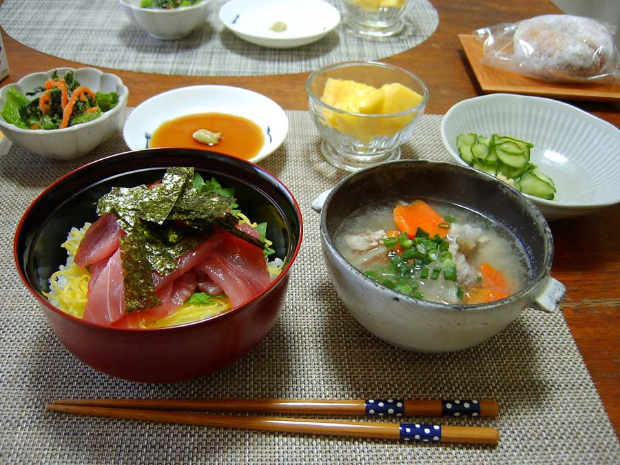 マグロ丼