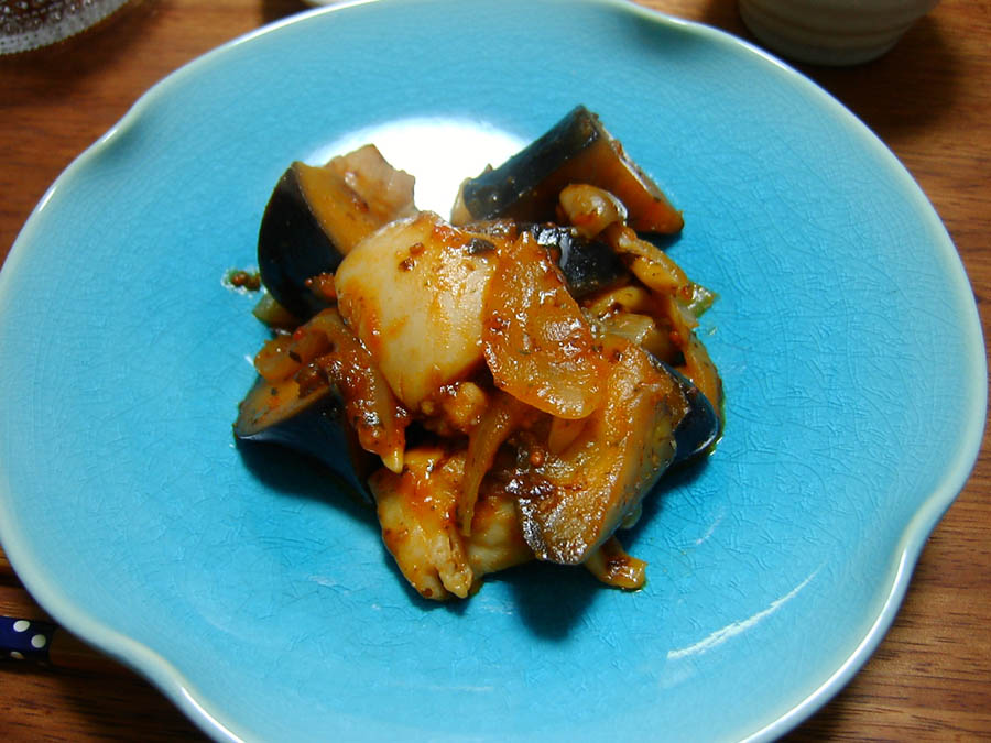 ハーブ香る鶏肉と茄子のトマトソース煮